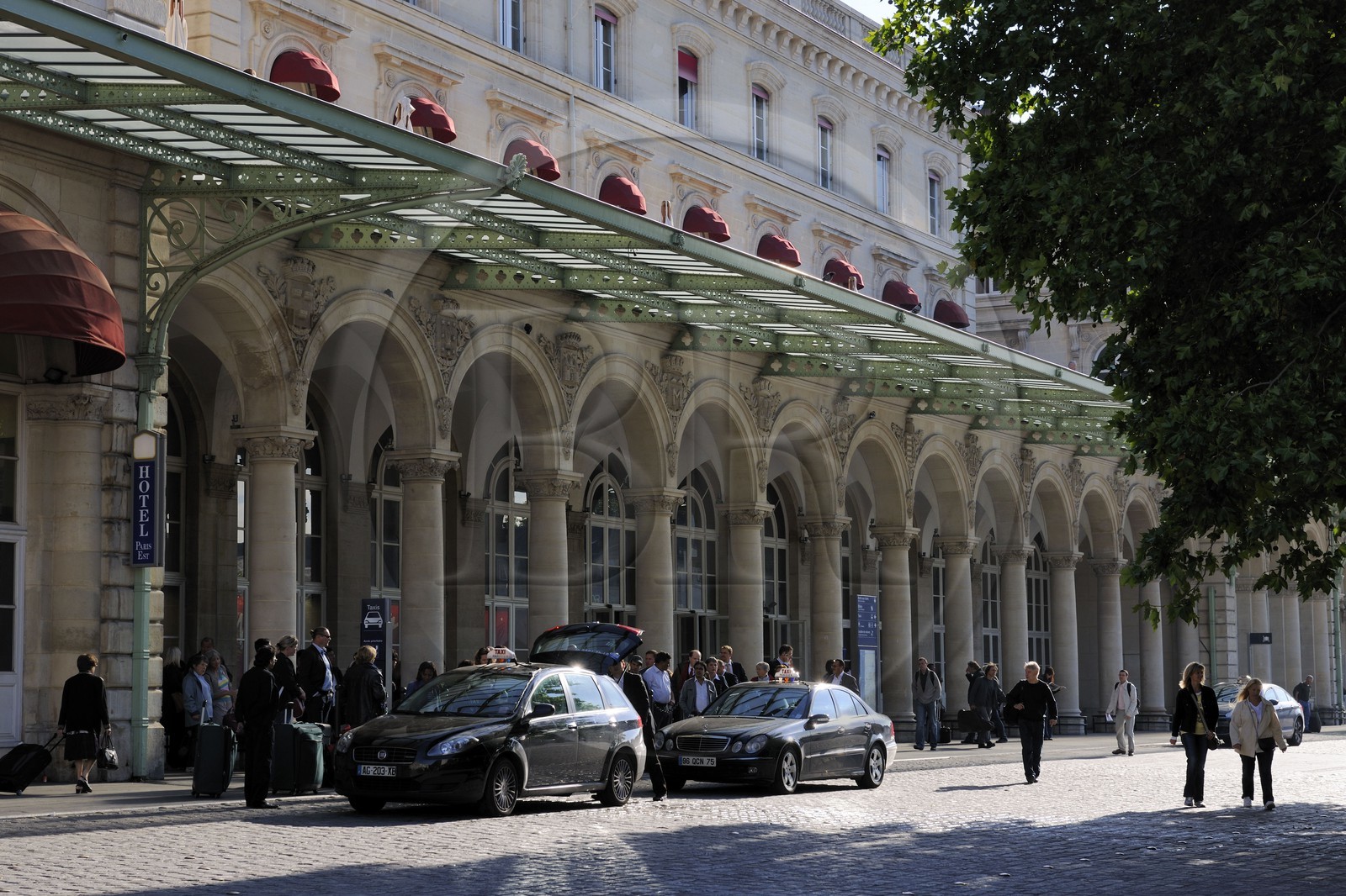 France, Paris (75), la Gare de l'Est, station de taxis