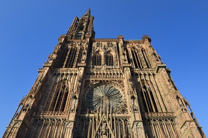 France, Bas-Rhin (67), Strasbourg, vieille ville classée au Patrimoine Mondial de l'UNESCO, la cathédrale Notre-Dame, la façade occidentale