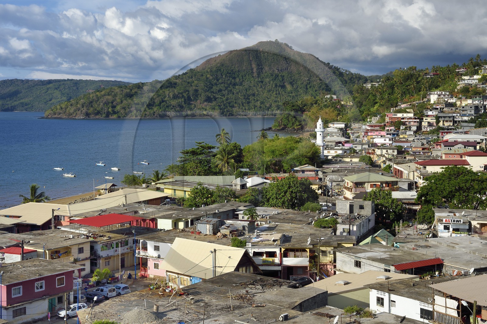 France, Ile de Mayotte, Grande-Terre, Sada, le village et son minaret