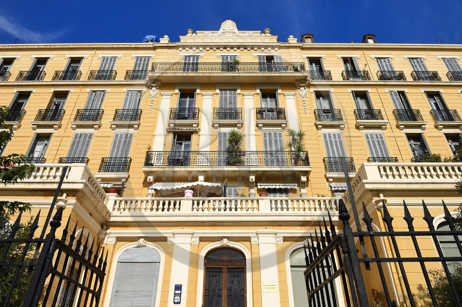 France, Var (83), Hyères, ancien Grand Hotel avenue des Iles d'Or transformé en appartements France, Var (83), Hyères, ancien Grand Hotel avenue des Iles d'Or transformé en appartements