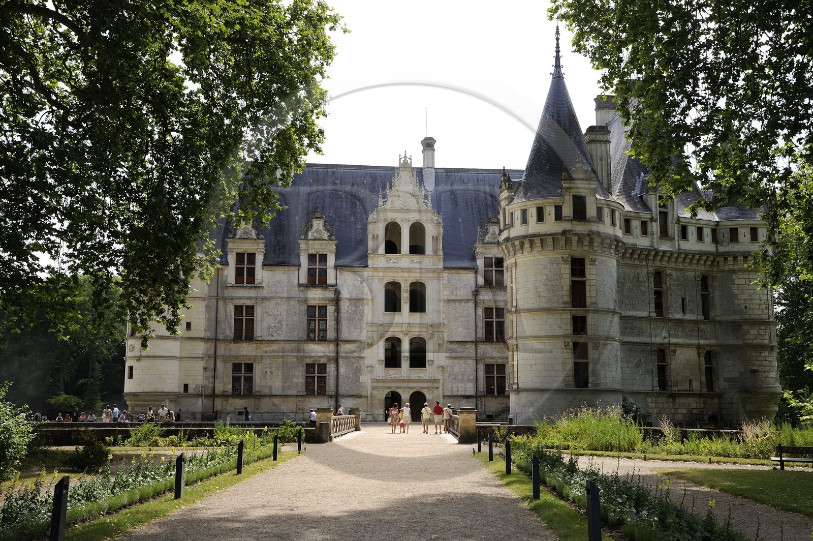 France, Indre-et-Loire (37), Vallée de la Loire classée Patrimoine Mondial de l' UNESCO, château d' Azay-le-Rideau,  l'escalier d'honneur au centre