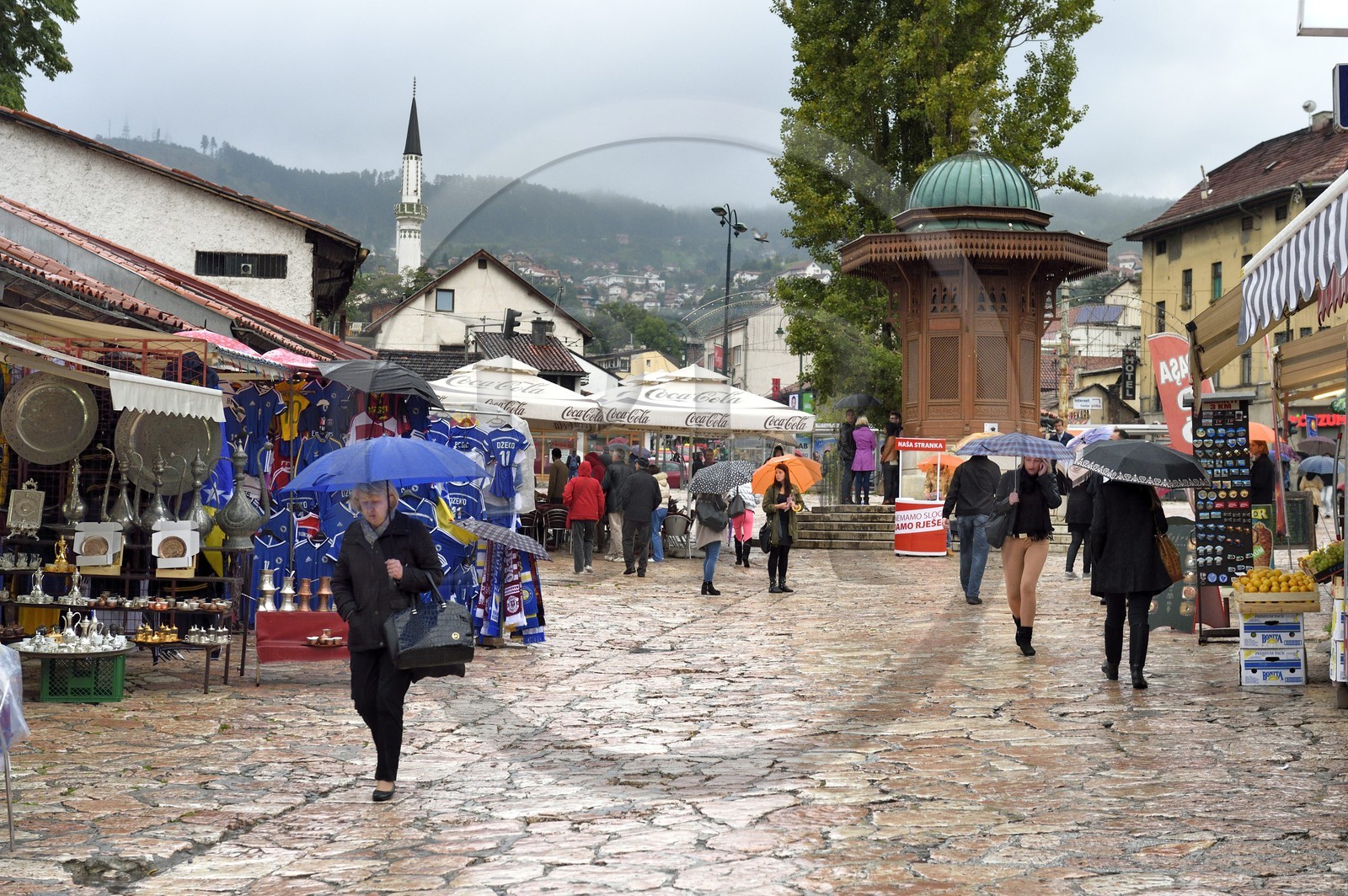Bosnie-Herzégovine, Sarajevo, quartier de Bascarsija dans la vieille ville, place de Sebilj ou place de la fontaine