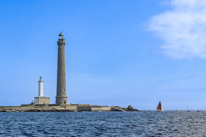 France, Finistère (29), Pays des Abers, Ile Vierge dans l'archipel de Lilia, le phare de l'Ile Vierge, le plus haut phare d'Europe avec 82,5 mètres, et l'ancien phare de 1845