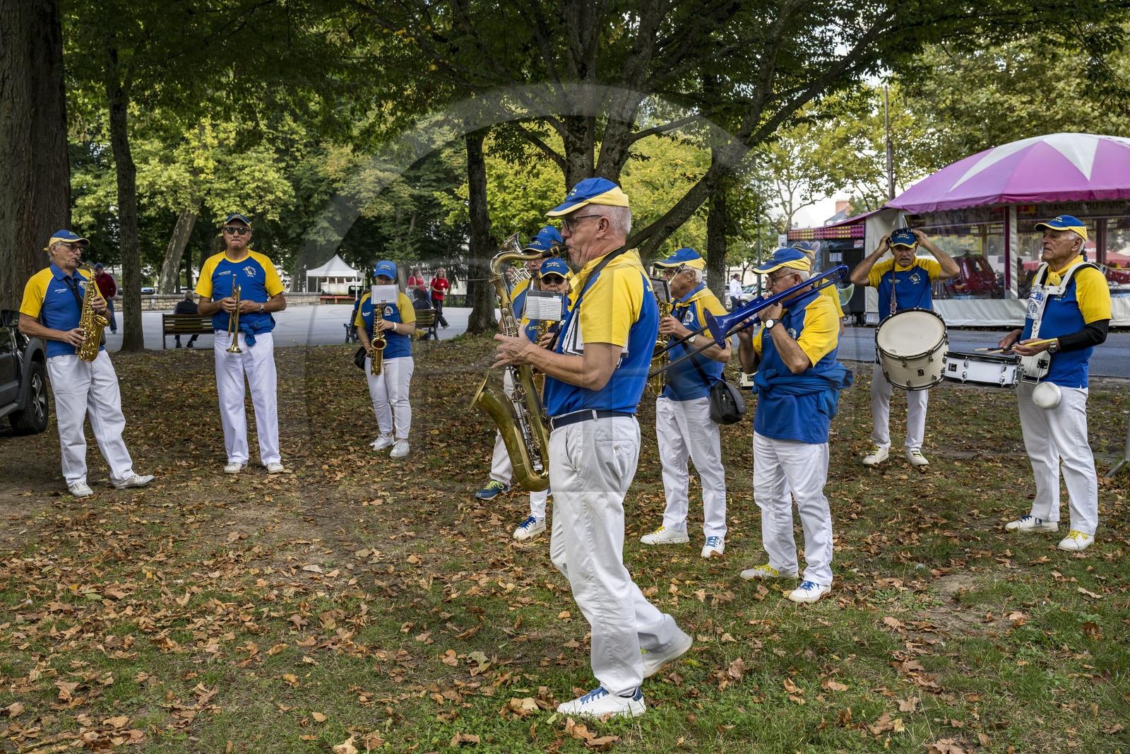 France, Nièvre (58), Nevers, orchestre La Bande Azur et Or, supporters du USON Nevers Rugby