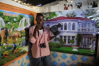Tanzanie, région de Morogoro, les Monts Uluguru, Mickael le photographe du village de Matombo