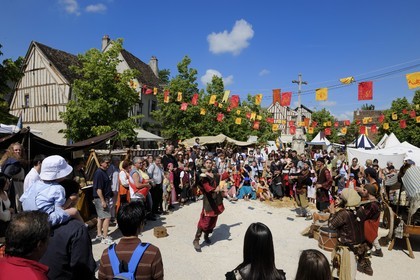 France, Seine et Marne (77), Les Médiévales de Provins, ville classée Patrimoine Mondial de l'UNESCO, spectacle de rue place du Châtel