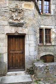 France, Côte d'Or (21), Châteauneuf-en Auxois, labellisé Les Plus Beaux Villages de France, maison de marchands à linteaux sculptés