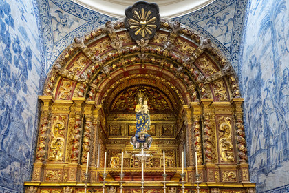 Portugal, Algarve, Faro, la vieille ville, la cathédrale de Faro (ou la Sé de Faro) fondée au XIIIe siècle, Vierge à l'enfant de la chapelle de Nossa Senhora do Rosario