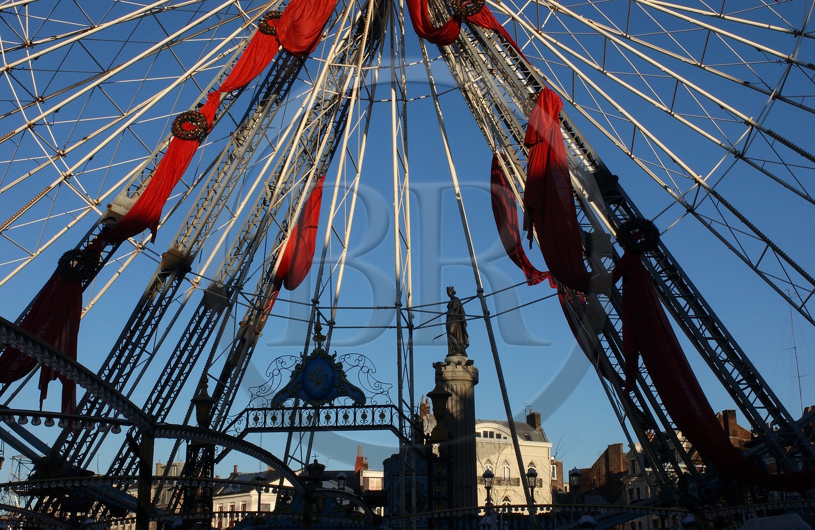 France, Nord (59), Lille, comme chaque année à Noël, la grande roue est sur la Grand' Place (place Charles de Gaulle)