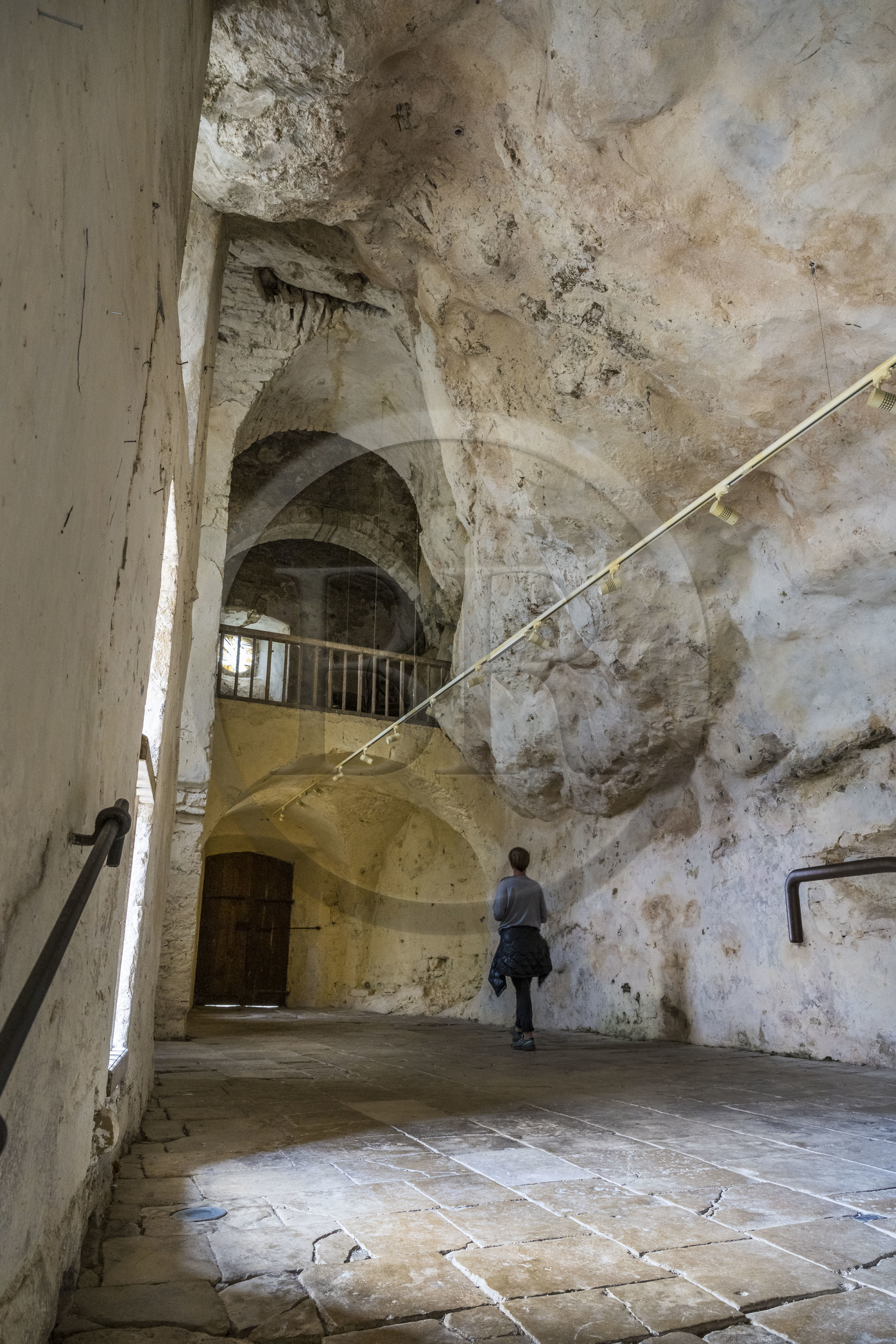 France, Aveyron (12), parc naturel régional des Grands Causses, Peyre, labellisé Les Plus Beaux Villages de France, église troglodytique Saint-Christophe des XIème et XVIIème siècles