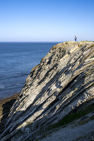 France, Pyrénées-Atlantiques (64), Pays-Basque, la Corniche Basque, Urrugne, la côte Atlantique vers Socoa, falaises de flysch