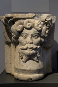 Israel, Jerusalem, Guivat Ram quarter, Israel Museum, department of archeology, engaged capital in the shape of the head of a bearded man, church at Belvoir, 12th century