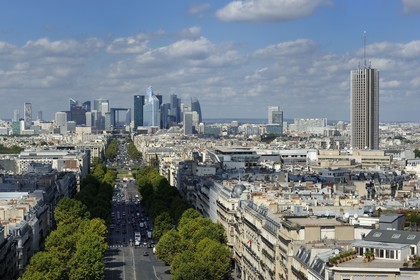 France, Paris (75), l'axe royal de la Concorde à La Défense, avenue de la Grande Armée, vu du haut de l'Arc de Triomphe