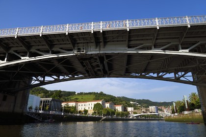 Espagne, Pays basque espagnol, Biscaye, Bilbao, pont de Deusto sur le Ria de Bilbao