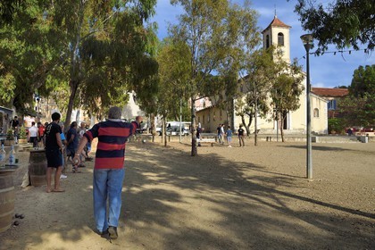 France, Var (83), Iles d'Hyères, parc national de Port Cros, Ile de Porquerolles, village de Porquerolles, église de Sainte Anne sur la Place d'Armes