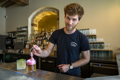 France, Cote d'Or, Dijon, area listed as World Heritage by UNESCO, le barman roi du cocktail Colin Lach dans son Bar Nuage place Bossuet