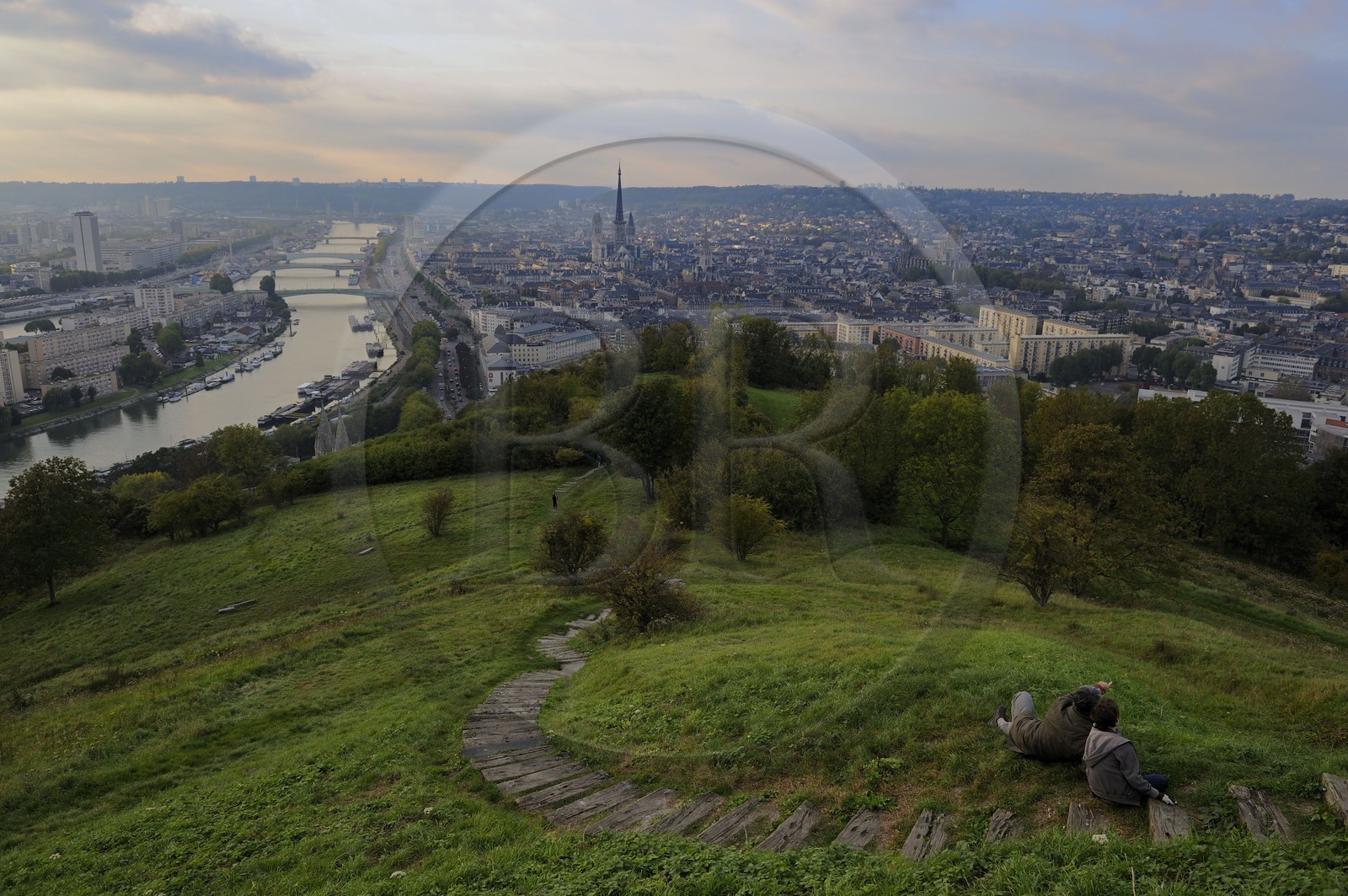 France, Seine-Maritime (76), Rouen, panorama sur la Seine et le centre ville