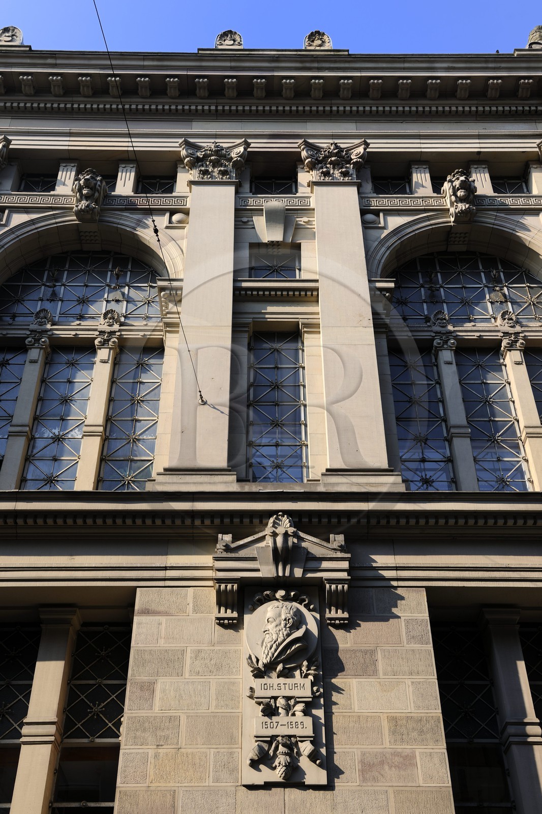 France, Bas-Rhin (67), Strasbourg, détail de la façade de la Bibliothèque nationale et universitaire