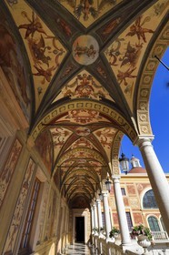 Principauté de Monaco, Monaco, le Rocher, le palais princier, galerie d'Hercule dans la cour d'honneur