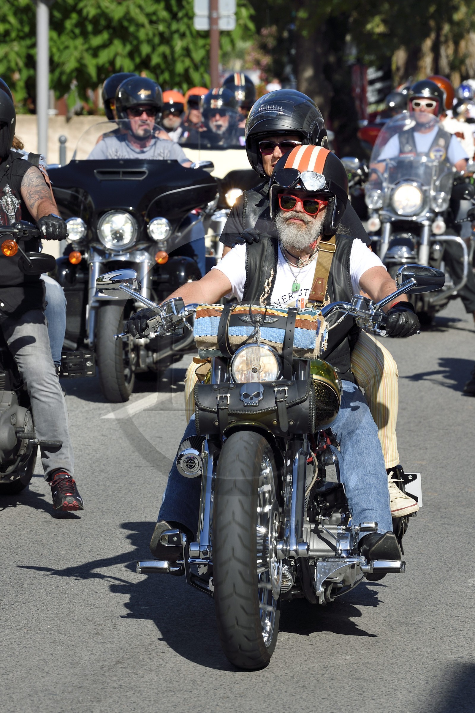 France, Var (83), Presqu'Ile de Saint-Tropez, Cogolin, défilé de Harley pour l'Eurofestival, plus gros rassemblement de Harley-Davidson d'Europe France, Var (83), Presqu'Ile de Saint-Tropez, Cogolin, défilé de Harley pour l'Eurofestival, plus gros rassemblement de Harley-Davidson d'Europe