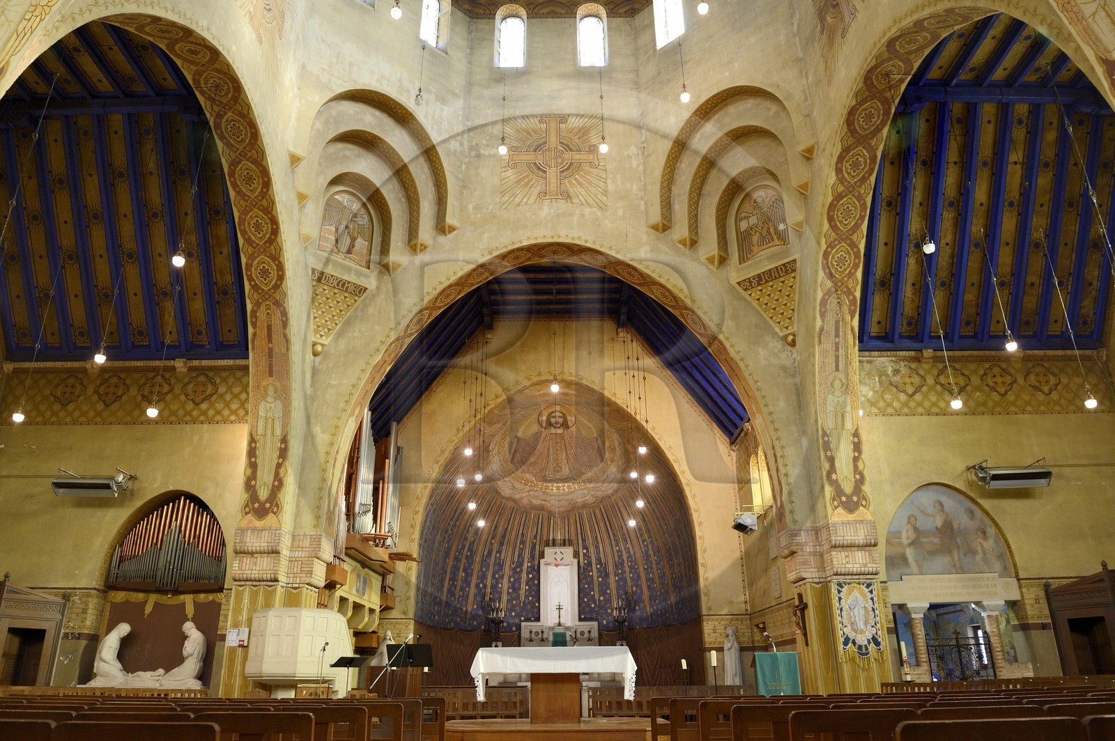 France, Marne (51), Reims, l’église Saint-Nicaise batie en 1923 dans la cité-jardin du Chemin Vert