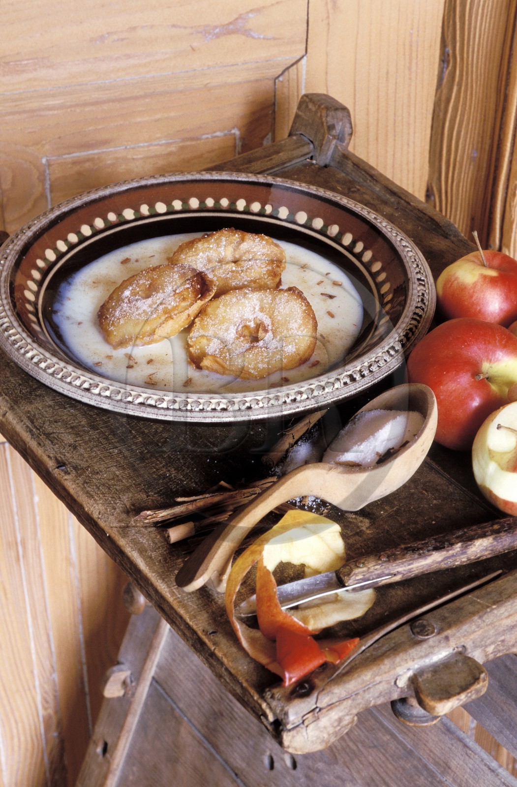 Suisse, région de Bern (Oberland Bernois), Interlaken, Oberland Bernois, cuisine traditionnelle, beignets de pomme