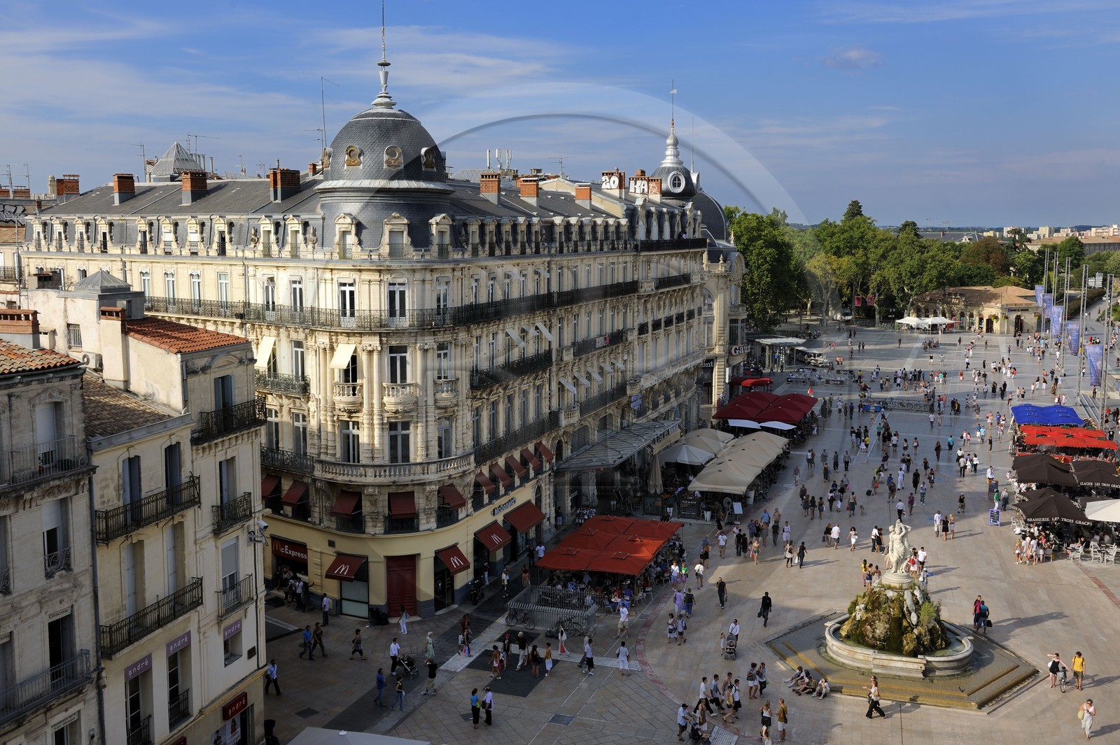 France, Hérault (34), Montpellier, Place de la Comédie, fontaine des Trois Grâces