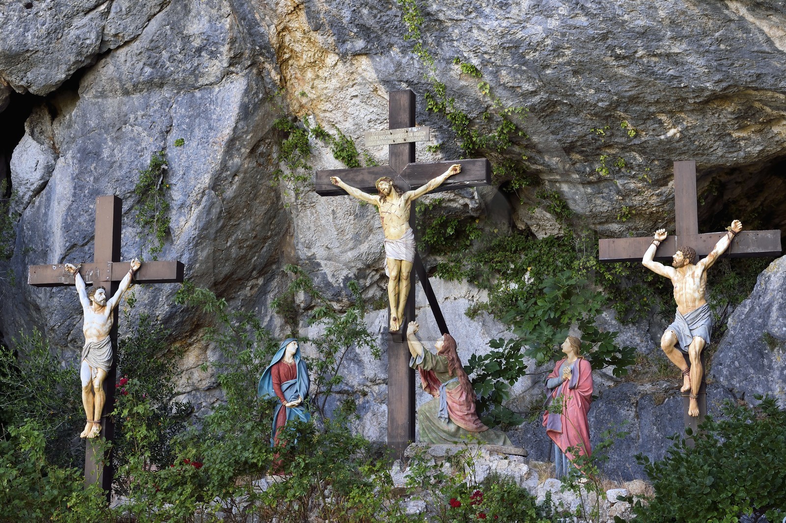 France, Var (83), Plan-d'Aups-Sainte-Baume, massif de la Sainte-Baume, calvaire à l'entrée de la grotte sanctuaire de Sainte Marie-Madeleine