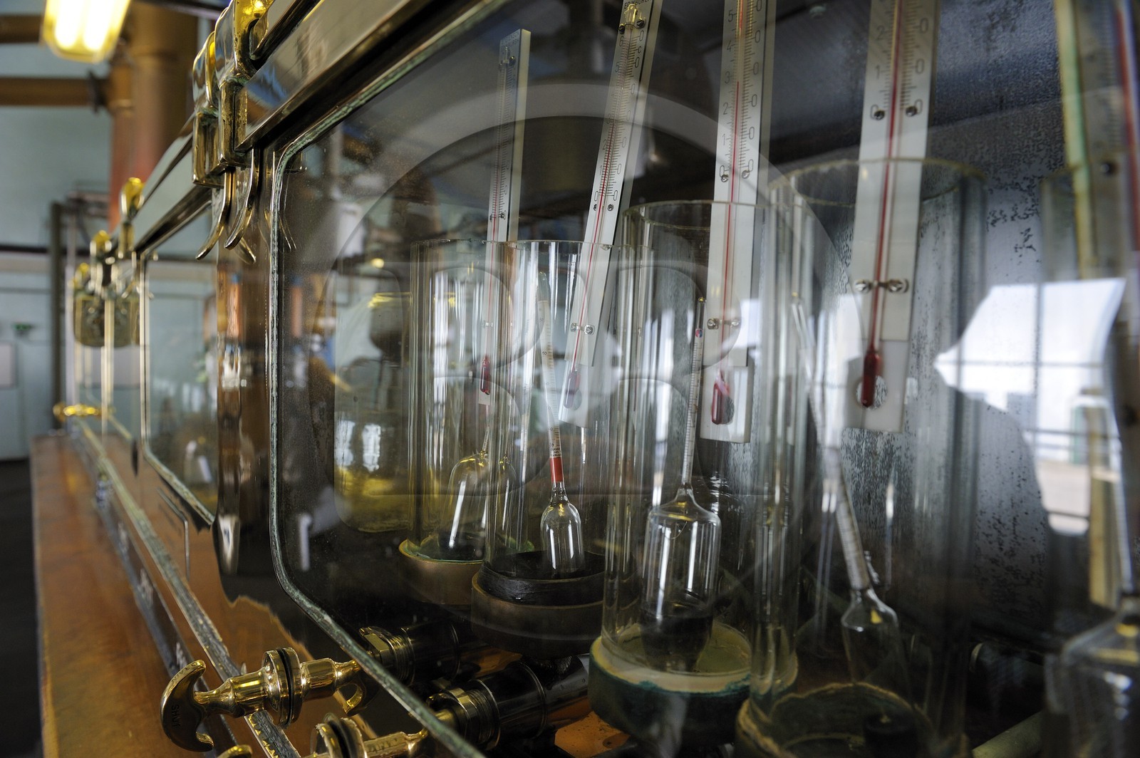 Royaume-Uni, Ecosse, Hébrides intérieures, Ile de Islay, Port Ellen, distillerie de whisky Laphroaig, tableau de contrôle de production