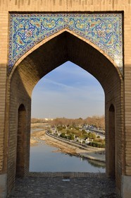 Iran, province d'Ispahan, Ispahan, Pont Khaju sur la rivière Zayandeh
