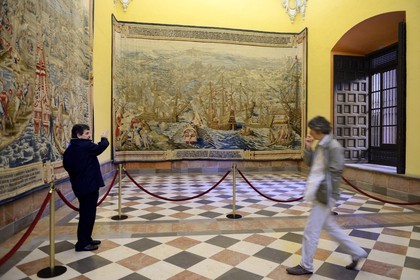 Espagne, Andalousie, Séville, Alcazar de Séville (Reales Alcazares de Sevilla), classé Patrimoine Mondial de l'UNESCO, Palacio Gotico, sala de Tapices, tapisseries des Flandres relatant la conquète de Tunis