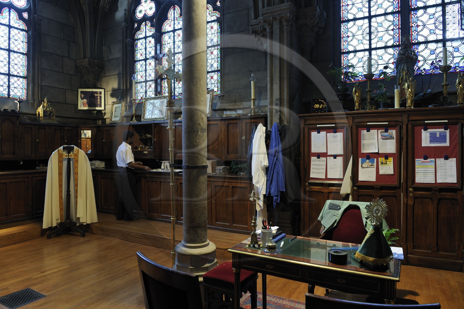 France, Paris (75), île de la Cité, la cathédrale Notre-Dame-de-Paris, la sacristie et le sacristain Joseph France, Paris (75), île de la Cité, la cathédrale Notre-Dame-de-Paris, la sacristie et le sacristain Joseph