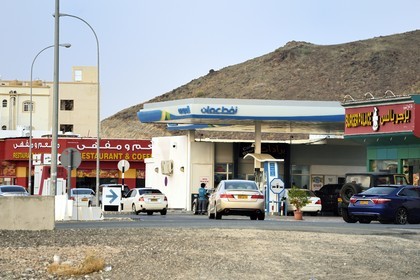 Sultanat d'Oman, gouvernorat d'Ad-Dakhiliyah, station service Omanoil