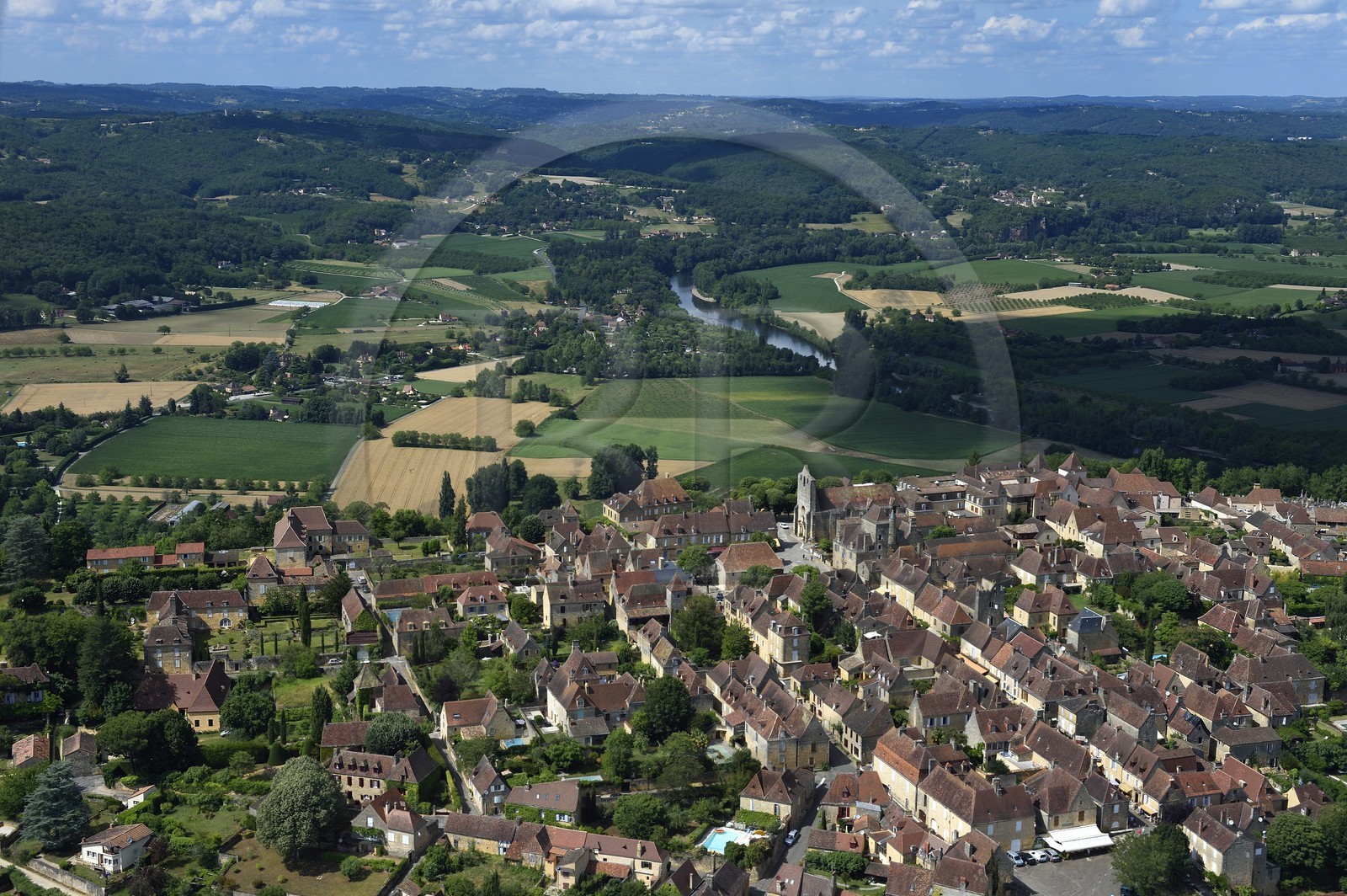 France, Dordogne (24), Périgord Noir, vallée de la Dordogne, vallée de la Dordogne, Domme, labellisé Les Plus Beaux Villages de France (vue aérienne)