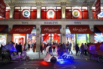 Royaume-Uni, Londres, Regent street, façade du magasin de jouets Hamleys