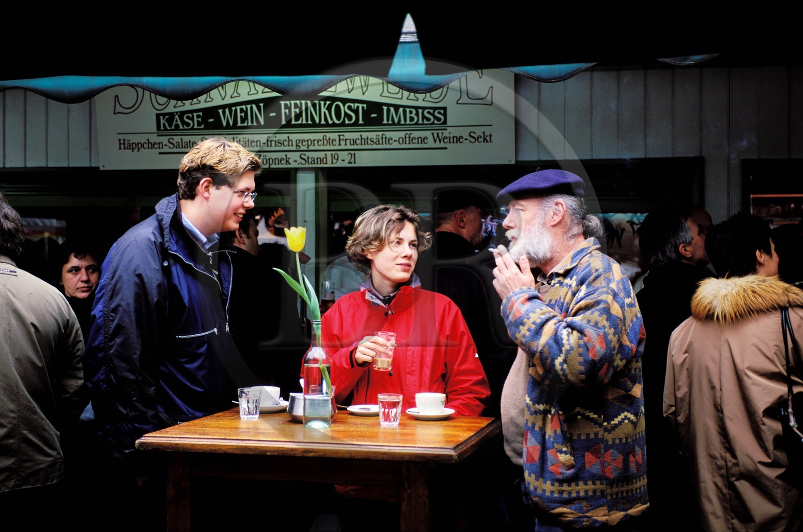 Autriche, Styrie, Graz, marché paysan sur Kaiser-Josef-Plaz, un des nombreux stands à saucisses