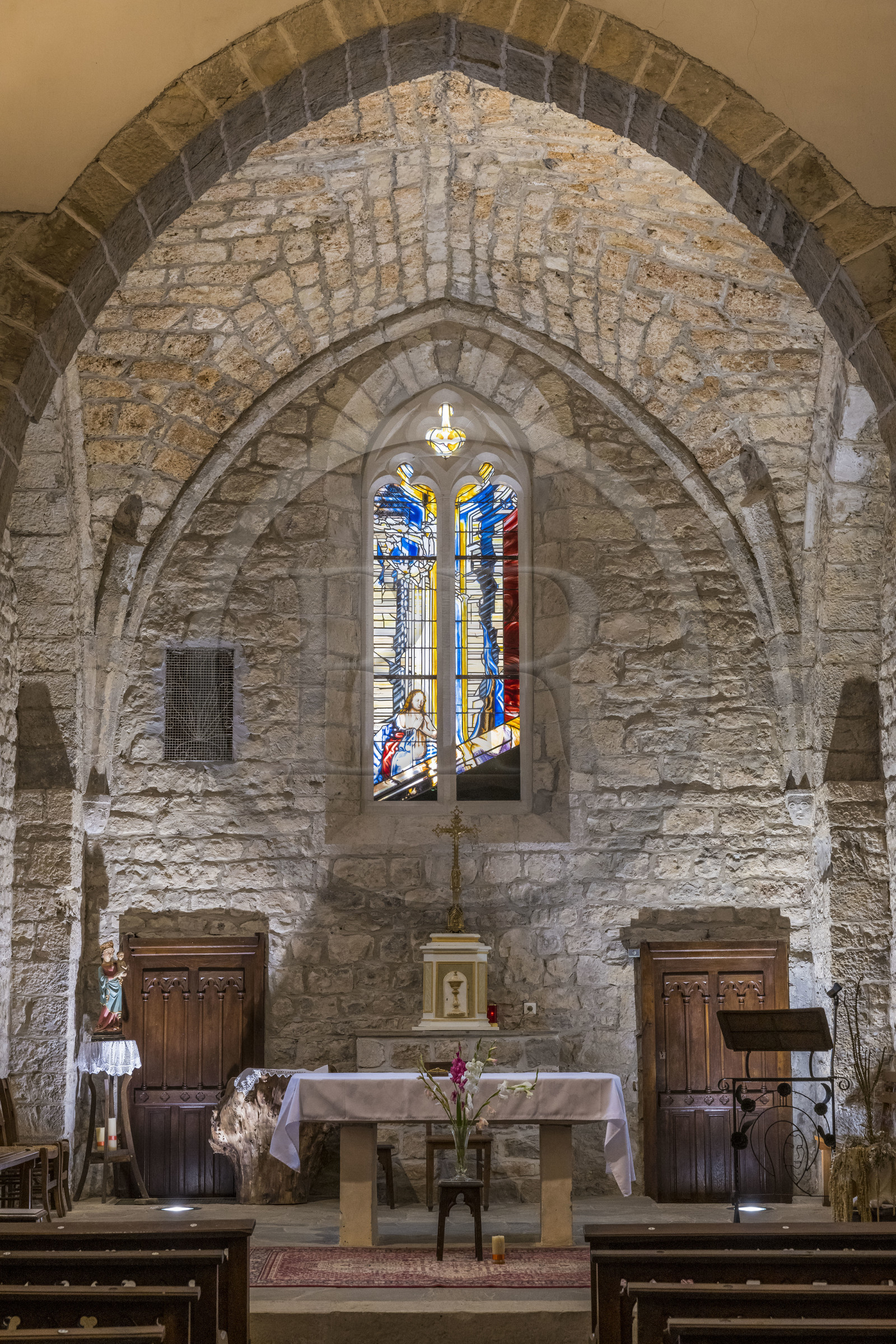 France, Aveyron (12), parc naturel régional des Grands Causses, le fort cistercien de Saint-Jean-d’Alcas, église  Saint-Jean de l'ancienne abbaye de Nonenque