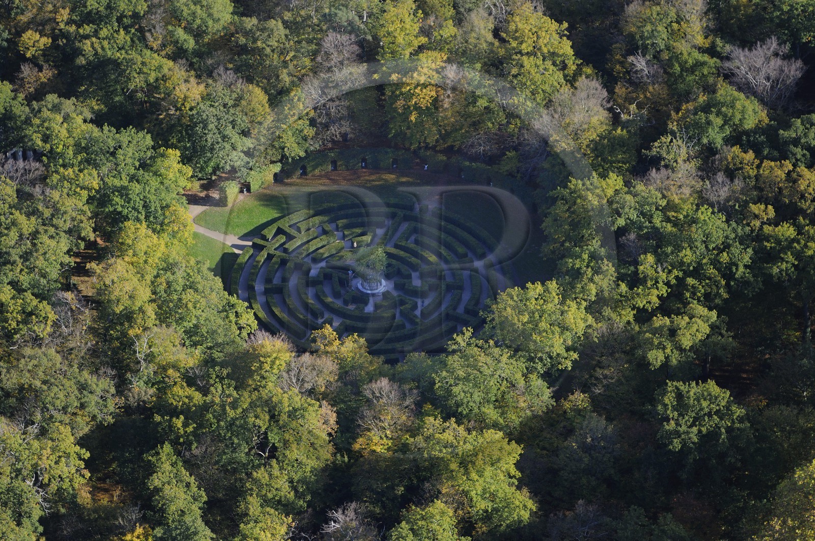 France, Indre-et-Loire (37),  Château de Chenonceau, le labyrinthe dans le parc (vue aérienne)