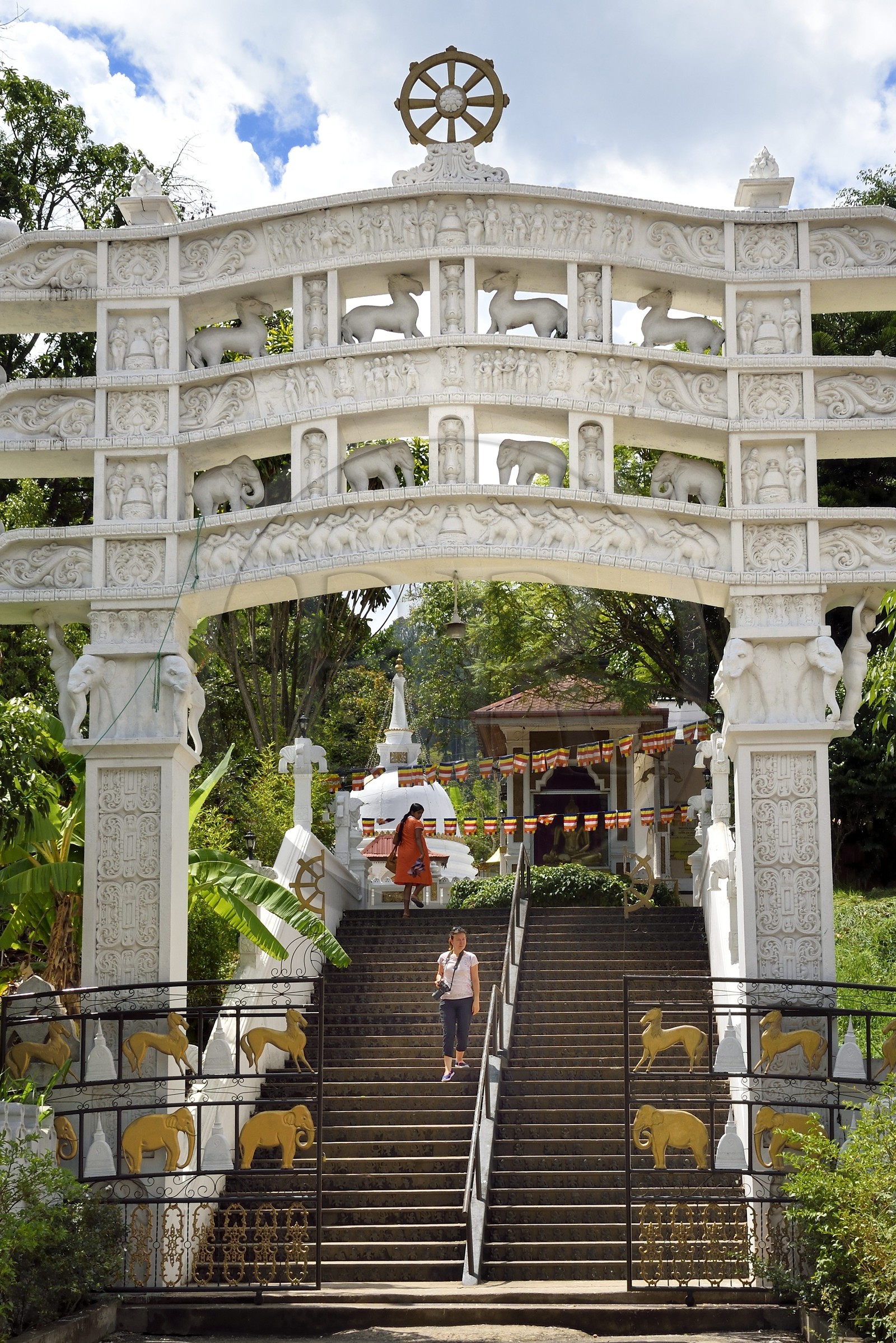 Sri Lanka, Province d'Uva, temple bouddhiste de Bandarawela