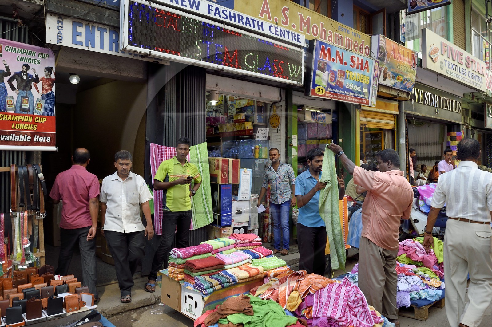 Sri Lanka, province de l'ouest, district de Colombo, Colombo, le bazar animé de Pettah dans 2nd Cross street