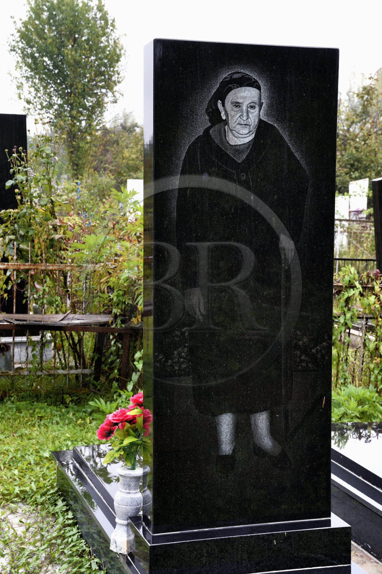 Azerbaïdjan, région de Qabala, Nij, église d'Aghbanie Saint-Élisée Bulun, cimetière