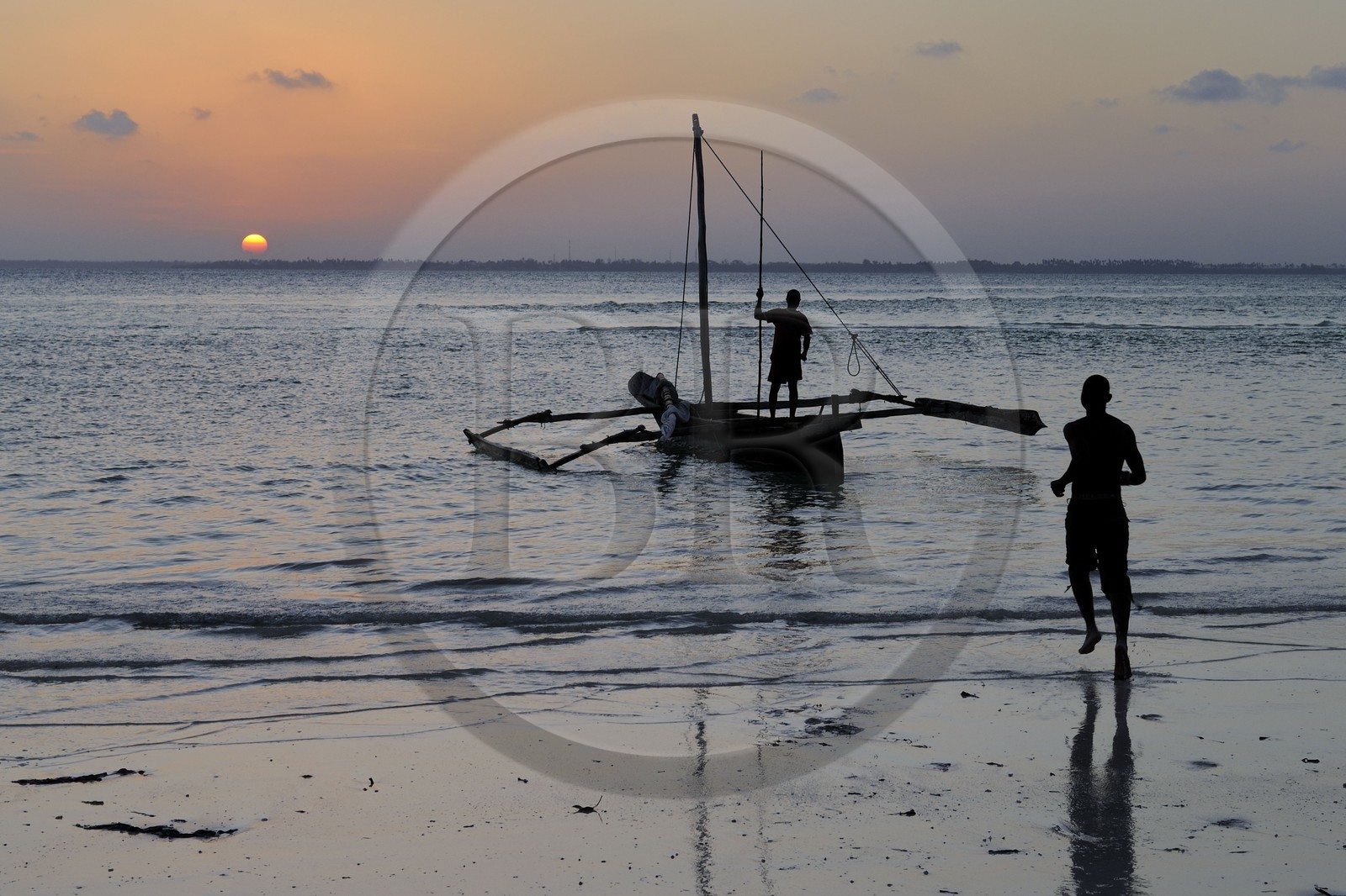 Tanzania, Zanzibar Archipelago, Unguja island (Zanzibar), east coast, Chwaka Bay around Michamvi, night fishing departure with a dhow (traditional Arab sailing vessel)