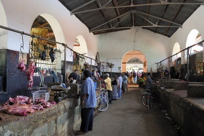 Tanzanie, archipel de Zanzibar, île de Unguja (Zanzibar), ville de Zanzibar, quartier Stone Town, classé Patrimoine Mondial de l' UNESCO, le marché de Darajani, étal de viande