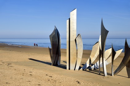 France, Calvados (14), Saint-Laurent-sur-Mer, Omaha Beach, mémorial Les Braves œuvre de la sculptrice Anilore Banon