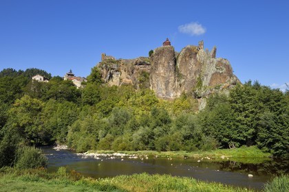 France, Haute Loire, Loire river Valley, Arlempdes, labelized the Most Beautiful Villages of France, ruins of the castle perched on a basalt rock (volcanic dyke) overlooking a Loire river meander