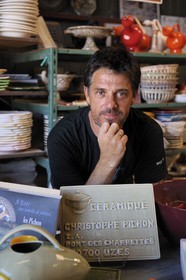 France, Gard (30), Uzès, Christophe Pichon des ateliers de poterie Pichon