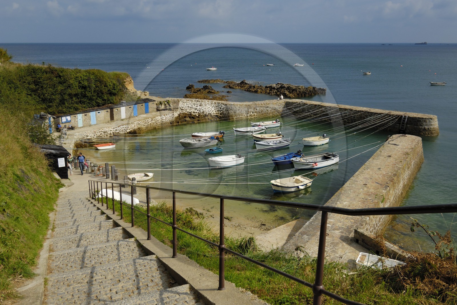 France, Manche (50), Cap de la Hague, Port Racine, plus petit port de France France, Manche (50), Cap de la Hague, Port Racine, plus petit port de France