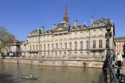 France, Bas Rhin (67), Strasbourg, le chateau des Rohan sur les bords de l'Ill
