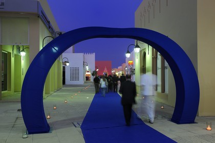Maroc, région de l'Oriental, station balnéaire de Mediterrania Saïdia, la Médina Saidia galerie marchande construite sous forme de médina marocaine