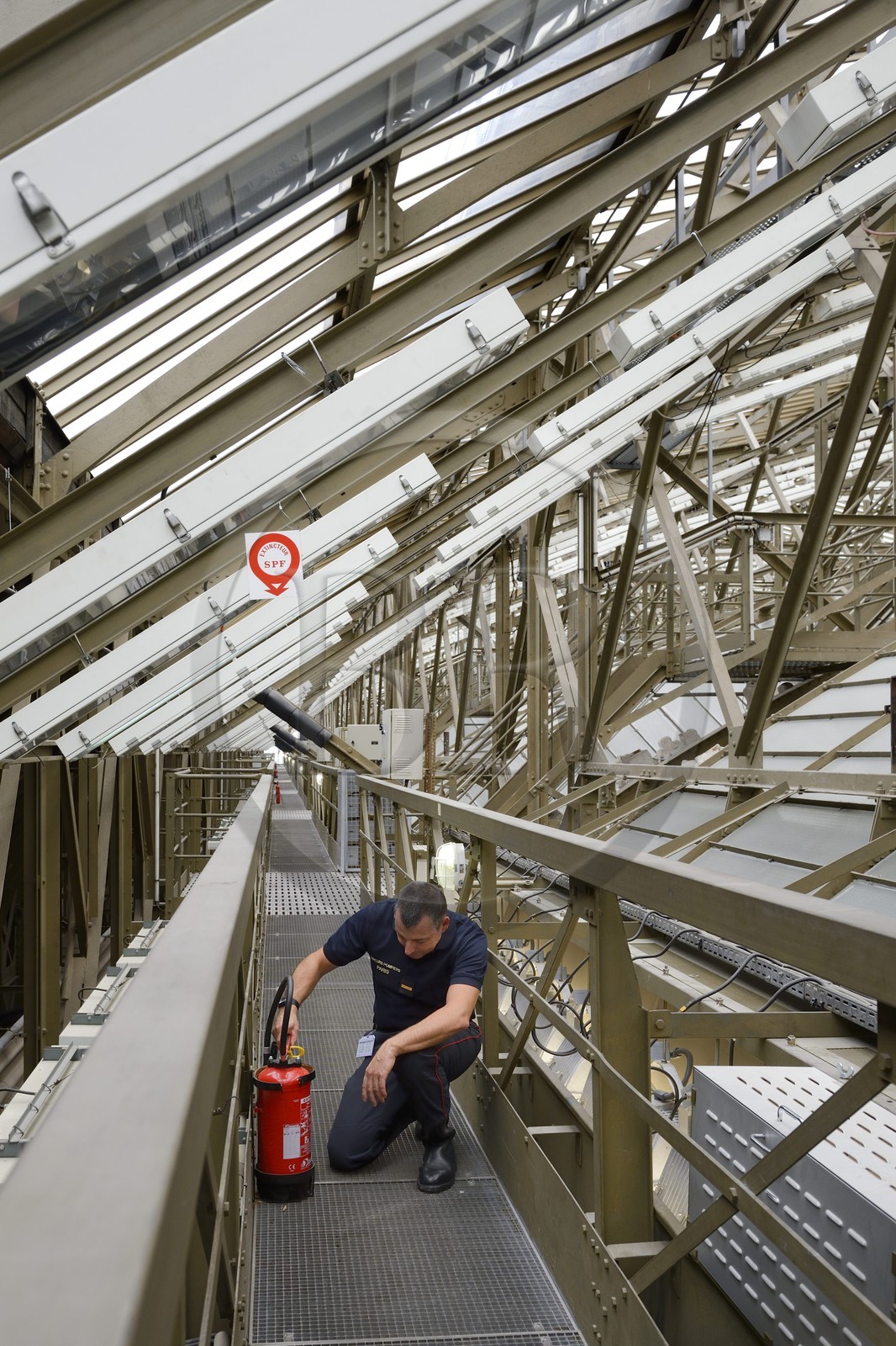 France, Paris, the Orsay Museum, the fireman Chief Warrant Officer Xavier Tremeau in the attic also called double skin